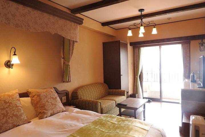 Room 10 of 79