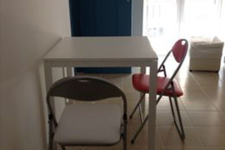 Room 8 of 9