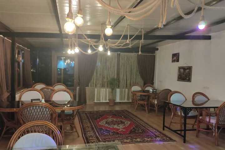 Room 83 of 185
