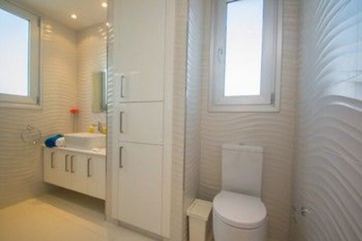 Room 3 of 63