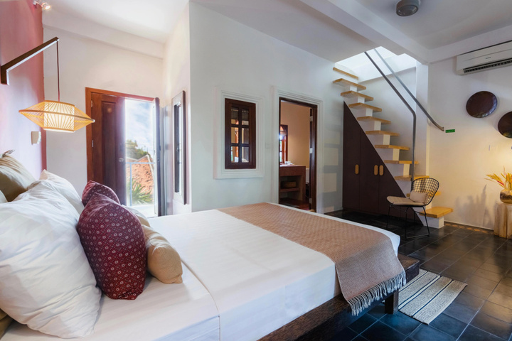 Room 5 of 43