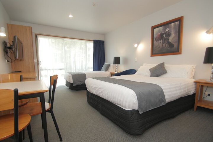 Room 4 of 55