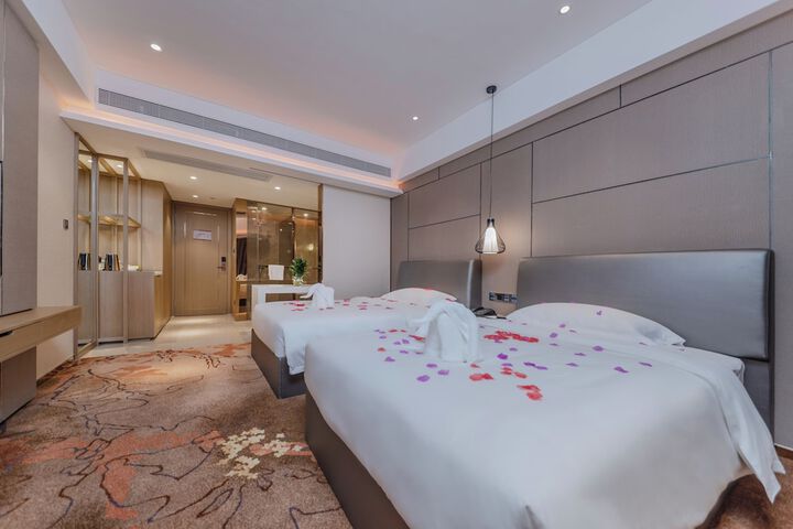 Room 43 of 83