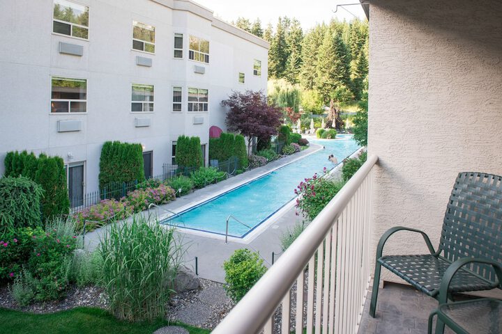 Pools & Facilities