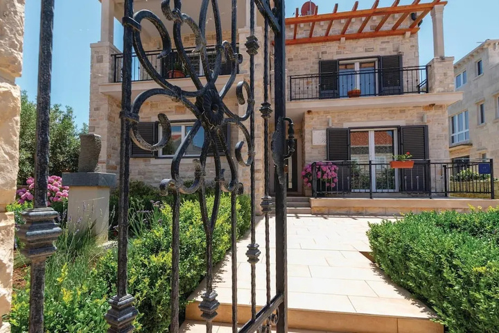 Amazing Home in Lumbarda With Wifi and 6 Bedrooms