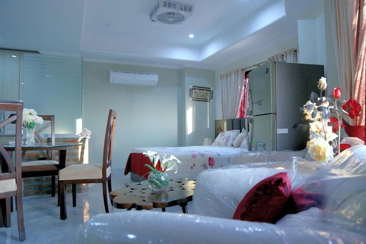 Room 4 of 13