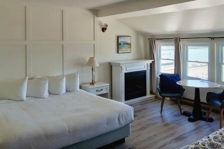 Room 30 of 183