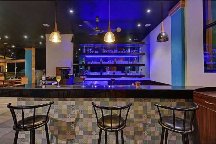Lounge 62 of 101