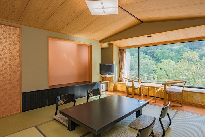 Room 2 of 15