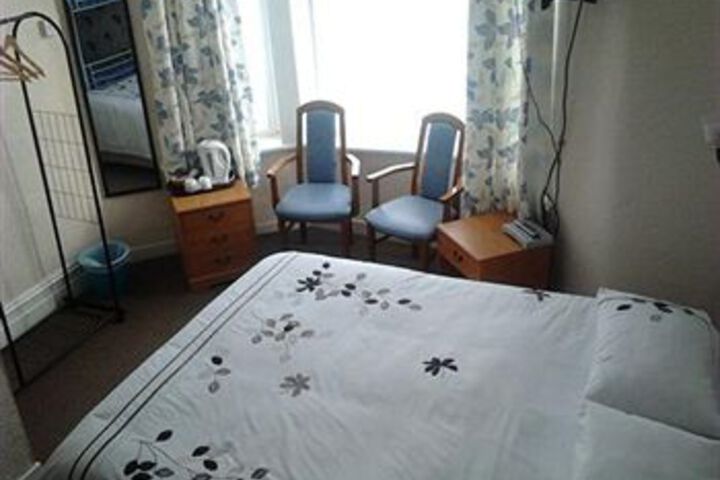 Room 9 of 20