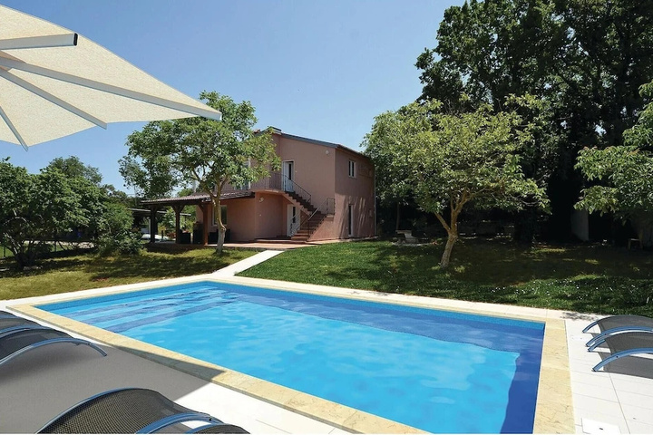 Pool 8 of 14