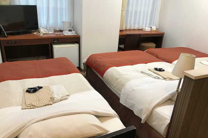 Room 17 of 34