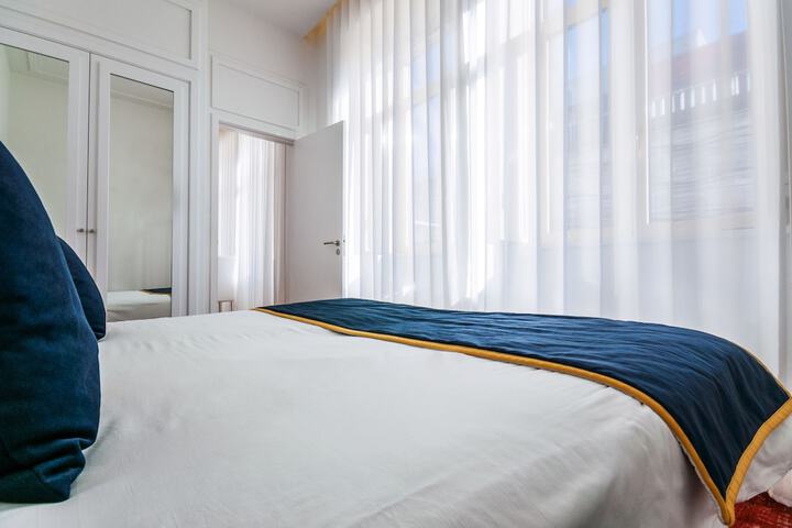 Room 34 of 76