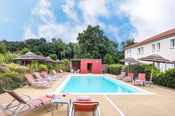 Pool Hotel
