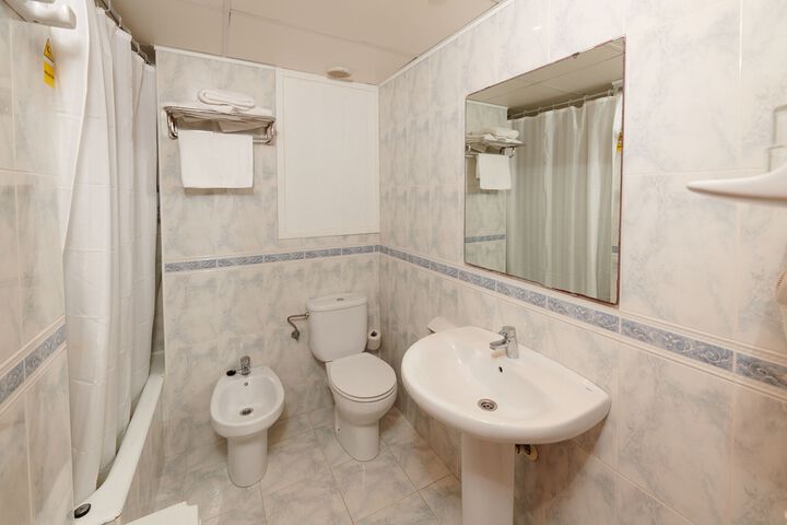 Room 20 of 38