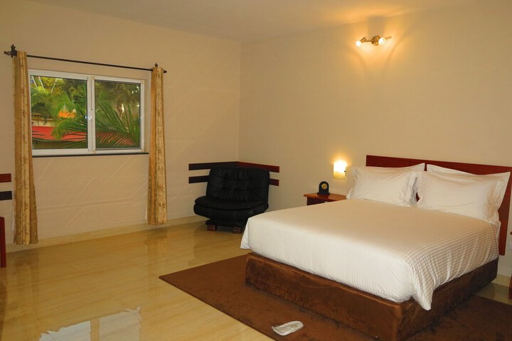 Room 5 of 49