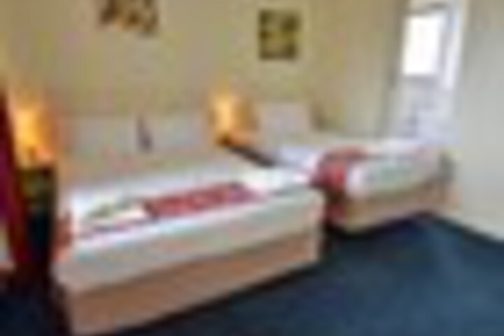 Room 47 of 102