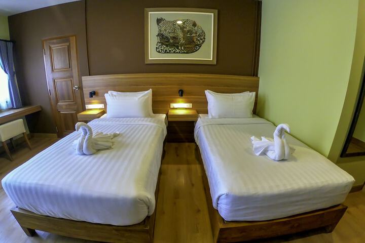 Room 13 of 87