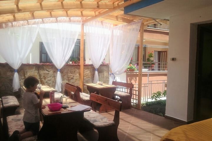 Hotel Exterior 28 of 29