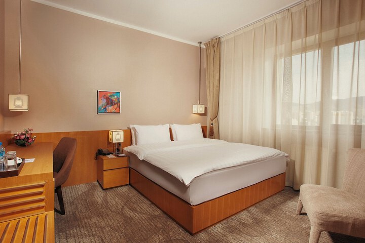 Room 15 of 63