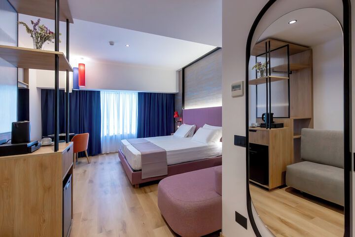 Room 47 of 146