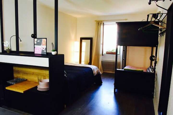 Room 13 of 22