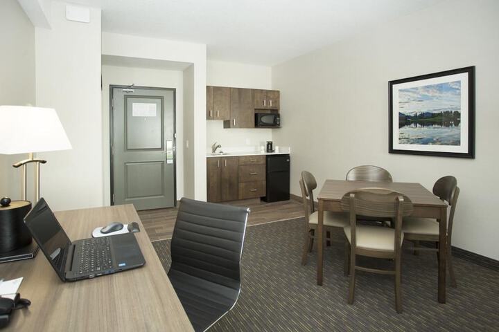 Room 4 of 30
