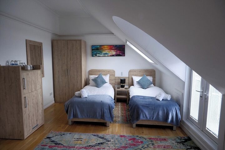 Room 16 of 30