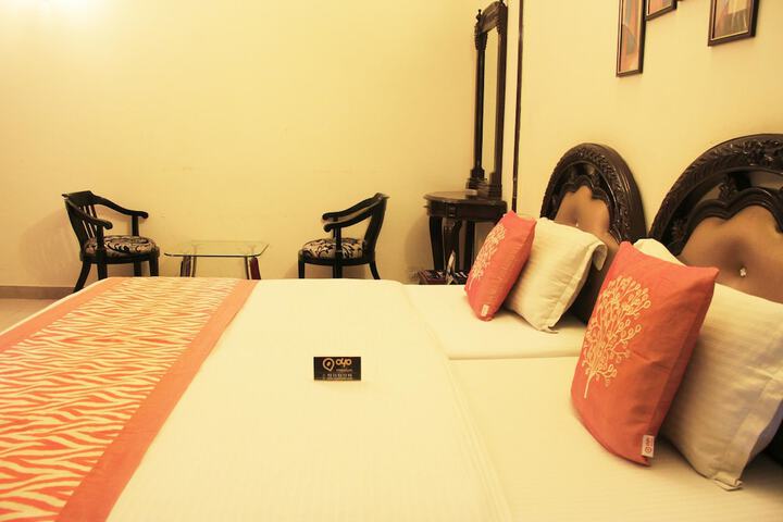 Room 11 of 25