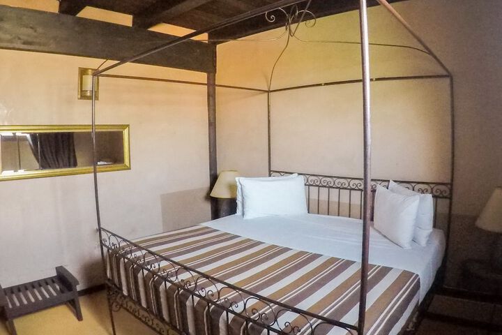 Room 12 of 70
