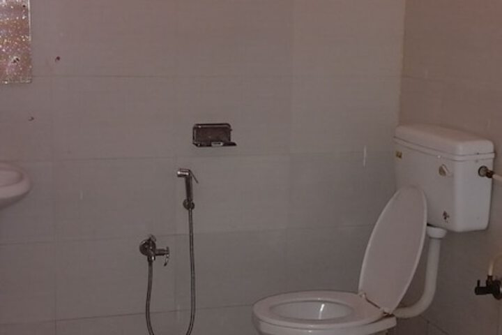 Room 25 of 37