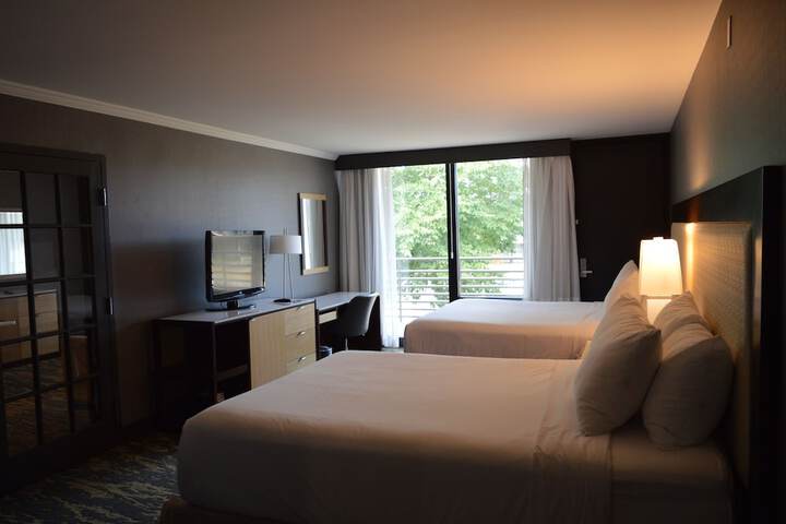 1 King Bed (12 of 30)