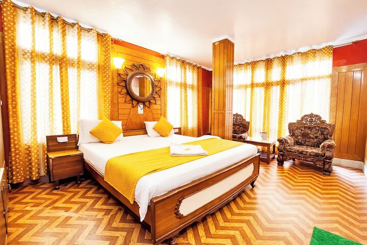 Room 11 of 23