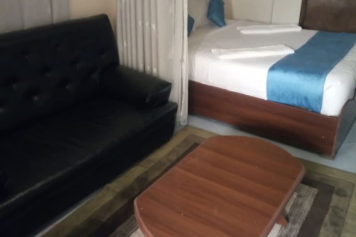 Room 9 of 19