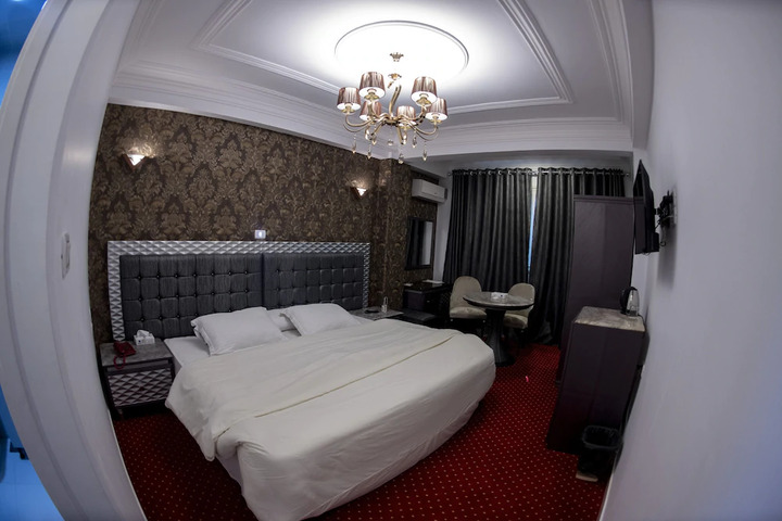 Room 7 of 7