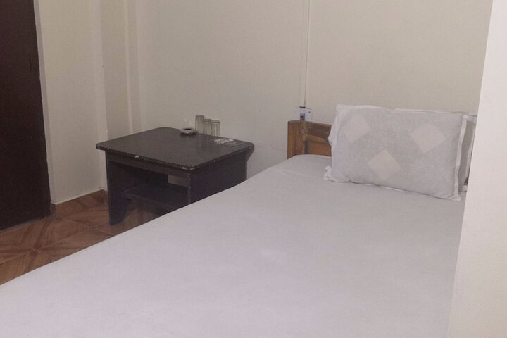 Room 5 of 17