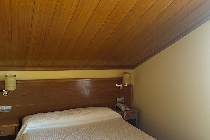 Room 13 of 26