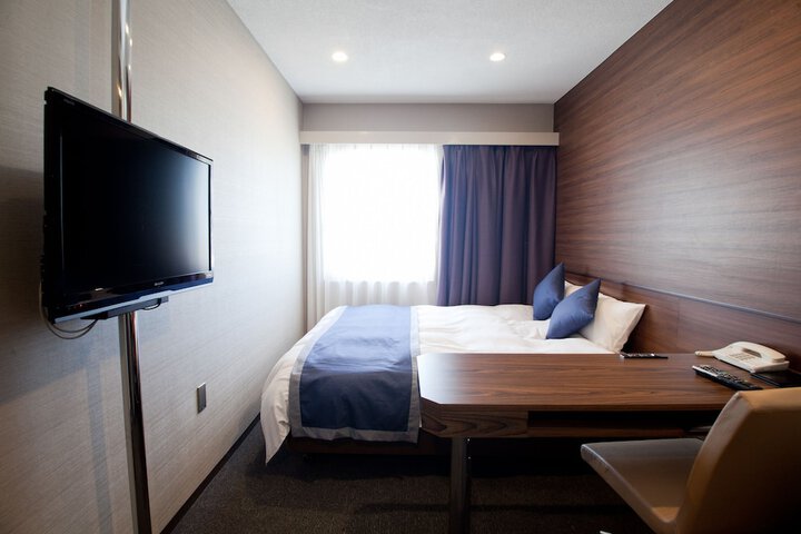 Room 12 of 41