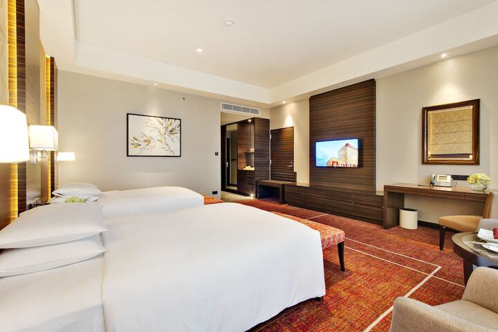 Room 27 of 84