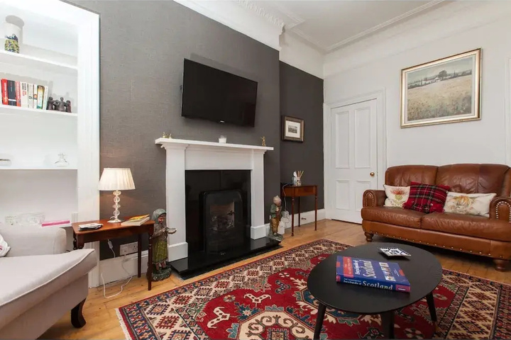 Charming 2 BR Flat for 4 in Quiet Corstorphine