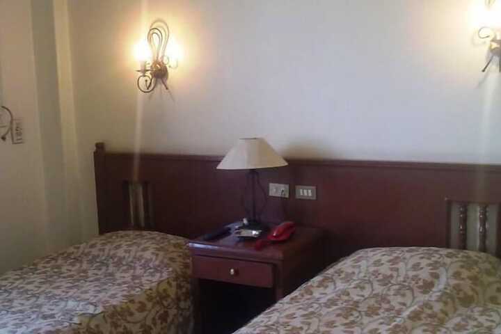 Room 12 of 30