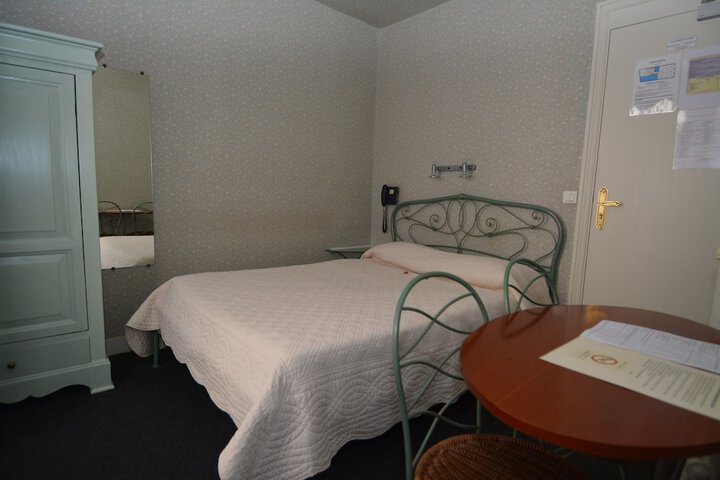 Room 8 of 35