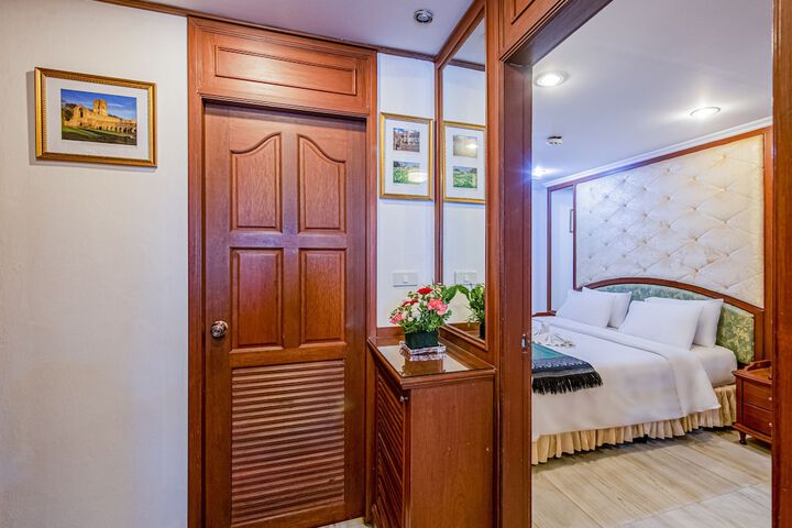 Room 21 of 64