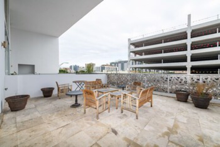 Hotel Exterior 42 of 153
