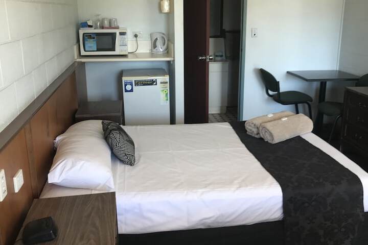 Room 6 of 85