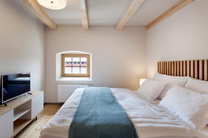 Room 14 of 38
