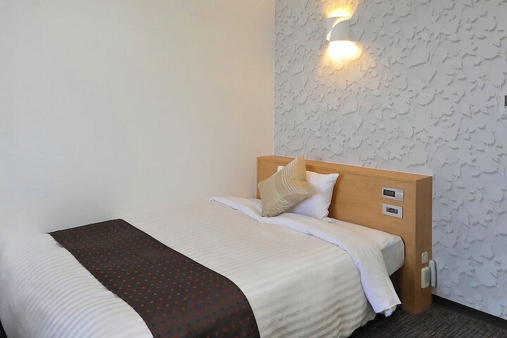 Room 20 of 97