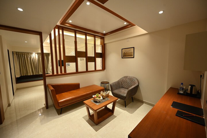 Room 21 of 27