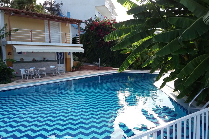 Pool 66 of 82