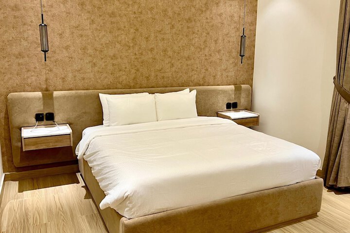 Room 5 of 27
